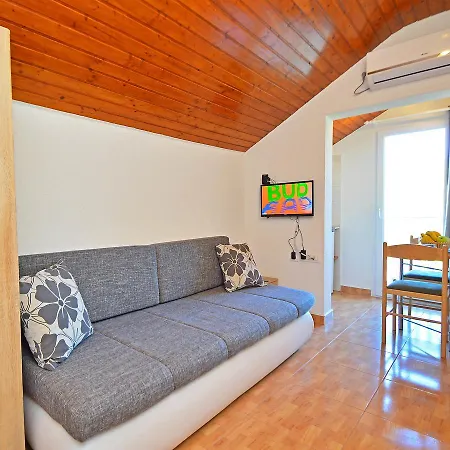 Apartment Milka-1 *